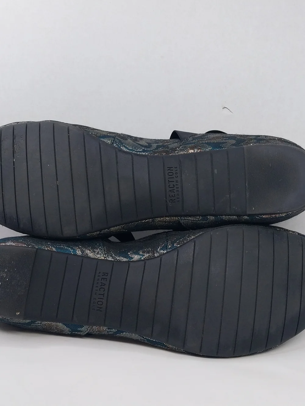 Kenneth Cole Reaction Women’s Pro Time Ballet Flats Size 9.5 M Elastic Straps - Picture 12 of 12